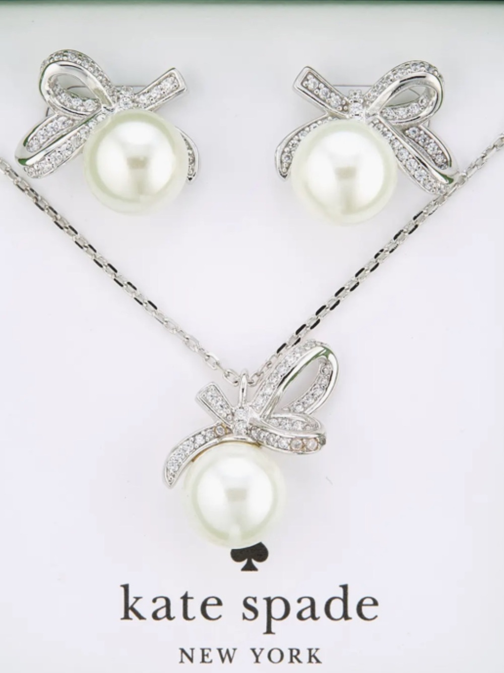 Kate Spade all tied up pendant necklace and stud earrings set